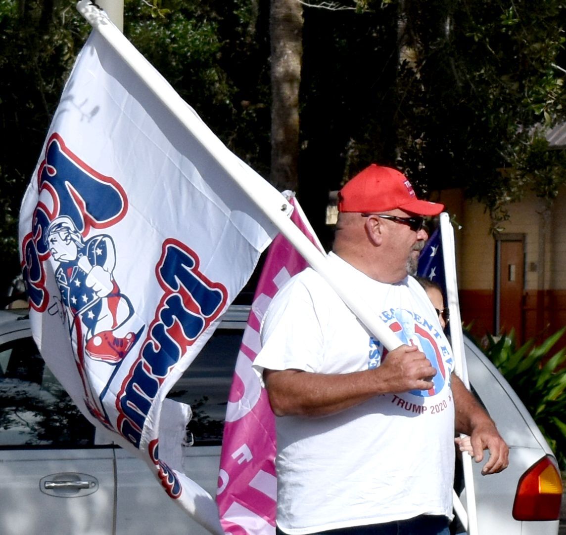 President Trump flag waving rally at SunTrust
